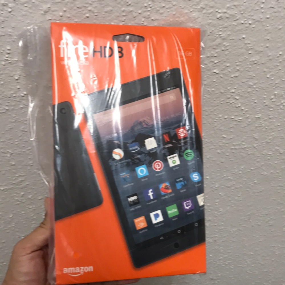 Fire HD8 w/ Alexa 7th gen by:Amazon